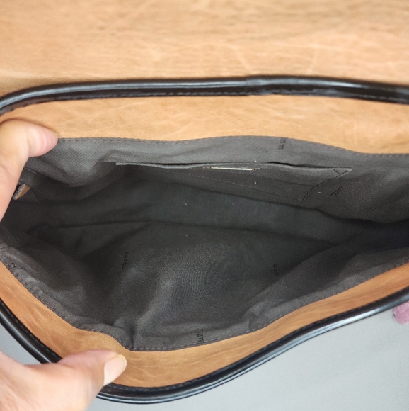 ✨️FENDI "B" Shoulder Bag - Picture 15 of 16